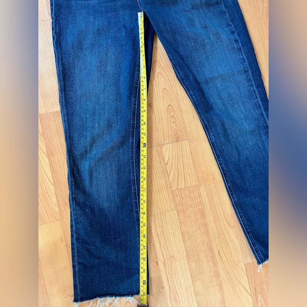 MOTHER Women's The Mid Rise Dazzler Ankle Fray Nothing Between Us Jeans - Picture 6 of 8